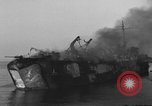 Image bombardé LST Saint Raphael France, 1944, de la seconde 11 séquences d'archives historiques vidéo 65675051853