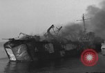 Image bombardé LST Saint Raphael France, 1944, de la seconde 15 séquences d'archives historiques vidéo 65675051853