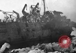 Image bombardé LST Saint Raphael France, 1944, de la seconde 29 séquences d'archives historiques vidéo 65675051853