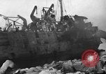 Image bombardé LST Saint Raphael France, 1944, de la seconde 31 séquences d'archives historiques vidéo 65675051853