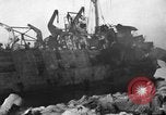 Image bombardé LST Saint Raphael France, 1944, de la seconde 32 séquences d'archives historiques vidéo 65675051853