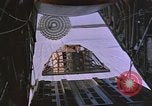Standbild C-130 Low Altitude Parachute Extraction United States USA, 1965, aus Sekunde 6 historischem Filmmaterial Videoclip 65675051879