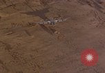 Standbild C-130 Low Altitude Parachute Extraction United States USA, 1965, aus Sekunde 18 historischem Filmmaterial Videoclip 65675051879