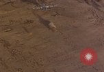Standbild C-130 Low Altitude Parachute Extraction United States USA, 1965, aus Sekunde 19 historischem Filmmaterial Videoclip 65675051879