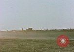 Image aéronefs C 47s Chartres France, 1945, de la seconde 32 séquences d'archives historiques vidéo 65675051883