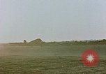 Image aéronefs C 47s Chartres France, 1945, de la seconde 33 séquences d'archives historiques vidéo 65675051883
