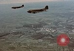 Image aéronefs C 47s Chartres France, 1945, de la seconde 39 séquences d'archives historiques vidéo 65675051883
