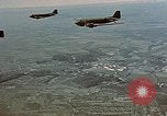 Image aéronefs C 47s Chartres France, 1945, de la seconde 40 séquences d'archives historiques vidéo 65675051883
