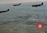 Image aéronefs C 47s Chartres France, 1945, de la seconde 42 séquences d'archives historiques vidéo 65675051883
