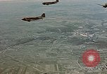 Image aéronefs C 47s Chartres France, 1945, de la seconde 45 séquences d'archives historiques vidéo 65675051883