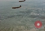Image aéronefs C 47s Chartres France, 1945, de la seconde 46 séquences d'archives historiques vidéo 65675051883