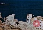 Image L'Italien civils dans la ville bombardée Italie, 1944, de la seconde 13 séquences d'archives historiques vidéo 65675051902