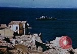 Image L'Italien civils dans la ville bombardée Italie, 1944, de la seconde 18 séquences d'archives historiques vidéo 65675051902