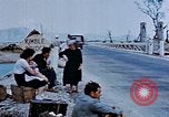 Image L'Italien civils dans la ville bombardée Italie, 1944, de la seconde 27 séquences d'archives historiques vidéo 65675051902