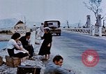 Image L'Italien civils dans la ville bombardée Italie, 1944, de la seconde 30 séquences d'archives historiques vidéo 65675051902