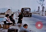 Image L'Italien civils dans la ville bombardée Italie, 1944, de la seconde 31 séquences d'archives historiques vidéo 65675051902