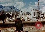 Image L'Italien civils dans la ville bombardée Italie, 1944, de la seconde 39 séquences d'archives historiques vidéo 65675051902