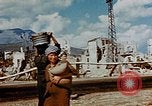 Image L'Italien civils dans la ville bombardée Italie, 1944, de la seconde 43 séquences d'archives historiques vidéo 65675051902