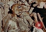 Image L'Italien civils dans la ville bombardée Italie, 1944, de la seconde 62 séquences d'archives historiques vidéo 65675051902