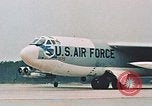 Image Bombardement d'avions B-52 dans la guerre de Vietnam Guam, 1967, de la seconde 9 séquences d'archives historiques vidéo 65675051903