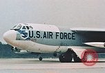 Image Bombardement d'avions B-52 dans la guerre de Vietnam Guam, 1967, de la seconde 10 séquences d'archives historiques vidéo 65675051903