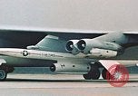 Image Bombardement d'avions B-52 dans la guerre de Vietnam Guam, 1967, de la seconde 13 séquences d'archives historiques vidéo 65675051903