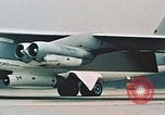 Image Bombardement d'avions B-52 dans la guerre de Vietnam Guam, 1967, de la seconde 14 séquences d'archives historiques vidéo 65675051903