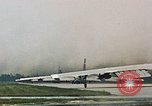 Image Bombardement d'avions B-52 dans la guerre de Vietnam Guam, 1967, de la seconde 29 séquences d'archives historiques vidéo 65675051903