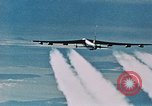Image Bombardement d'avions B-52 dans la guerre de Vietnam Guam, 1967, de la seconde 60 séquences d'archives historiques vidéo 65675051903