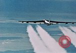 Image Bombardement d'avions B-52 dans la guerre de Vietnam Guam, 1967, de la seconde 62 séquences d'archives historiques vidéo 65675051903