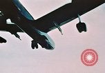 Image B 52 aéronefs Guam, 1967, de la seconde 5 séquences d'archives historiques vidéo 65675051904