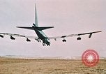 Image B 52 aéronefs Guam, 1967, de la seconde 6 séquences d'archives historiques vidéo 65675051904