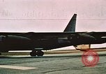 Image B 52 aéronefs Guam, 1967, de la seconde 17 séquences d'archives historiques vidéo 65675051904