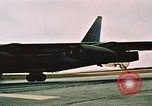 Image B 52 aéronefs Guam, 1967, de la seconde 18 séquences d'archives historiques vidéo 65675051904
