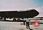 Image B 52 aéronefs Guam, 1967, de la seconde 57 séquences d'archives historiques vidéo 65675051904