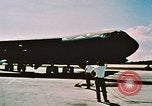 Image B 52 aéronefs Guam, 1967, de la seconde 58 séquences d'archives historiques vidéo 65675051904