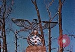 Standbild NS-Hakenkreuz Eisen Remagen Deutschland, 1945, aus Sekunde 55 historischem Filmmaterial Videoclip 65675051917