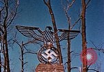 Standbild NS-Hakenkreuz Eisen Remagen Deutschland, 1945, aus Sekunde 56 historischem Filmmaterial Videoclip 65675051917