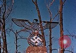 Standbild NS-Hakenkreuz Eisen Remagen Deutschland, 1945, aus Sekunde 61 historischem Filmmaterial Videoclip 65675051917
