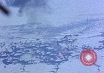 Standbild US-Flugzeuge strafing Korea, 1951, aus Sekunde 9 historischem Filmmaterial Videoclip 65675051936