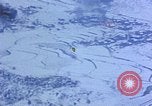 Standbild US-Flugzeuge strafing Korea, 1951, aus Sekunde 10 historischem Filmmaterial Videoclip 65675051936