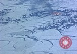 Standbild US-Flugzeuge strafing Korea, 1951, aus Sekunde 15 historischem Filmmaterial Videoclip 65675051936
