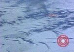 Standbild US-Flugzeuge strafing Korea, 1951, aus Sekunde 16 historischem Filmmaterial Videoclip 65675051936
