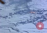 Standbild US-Flugzeuge strafing Korea, 1951, aus Sekunde 17 historischem Filmmaterial Videoclip 65675051936