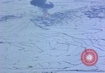 Standbild US-Flugzeuge strafing Korea, 1951, aus Sekunde 20 historischem Filmmaterial Videoclip 65675051936