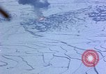 Standbild US-Flugzeuge strafing Korea, 1951, aus Sekunde 24 historischem Filmmaterial Videoclip 65675051936