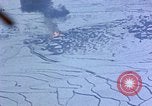 Standbild US-Flugzeuge strafing Korea, 1951, aus Sekunde 25 historischem Filmmaterial Videoclip 65675051936