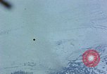 Standbild US-Flugzeuge strafing Korea, 1951, aus Sekunde 33 historischem Filmmaterial Videoclip 65675051936