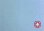 Standbild US-Flugzeuge strafing Korea, 1951, aus Sekunde 36 historischem Filmmaterial Videoclip 65675051936