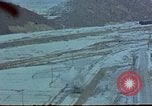 Immagine di Railroad tunnel entrata Corea, 1951, secondo 30 filmato di repertorio 65675051944